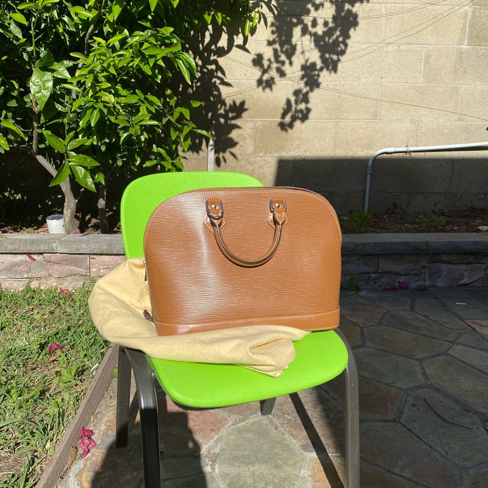 Authentic PM alma Louis Vuitton